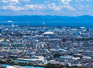 街　空　山